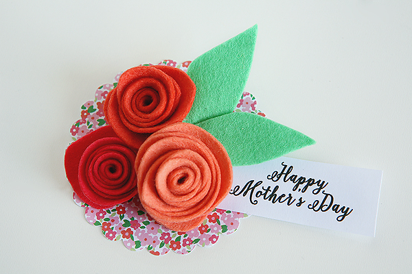 http://eighteen25.com/wp-content/uploads/2015/05/mothers-day-corsage-tag.jpg