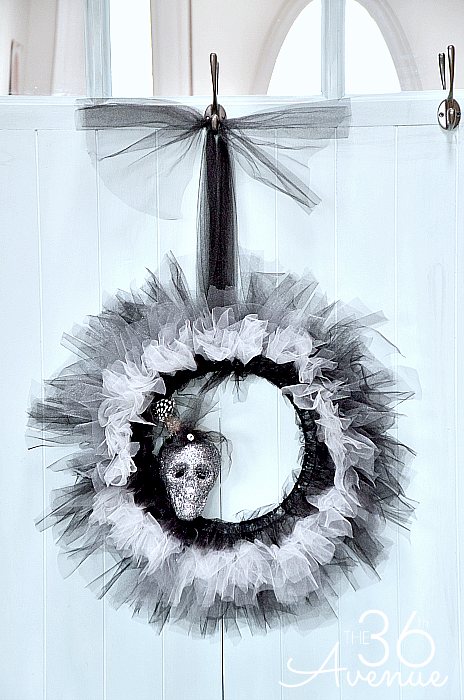 Glam Halloween Wreath Tutorial