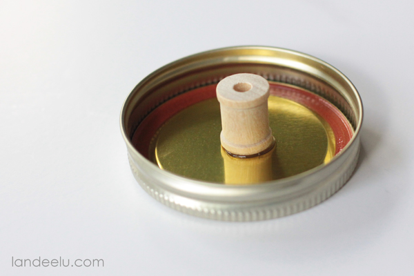 glue spool to lid