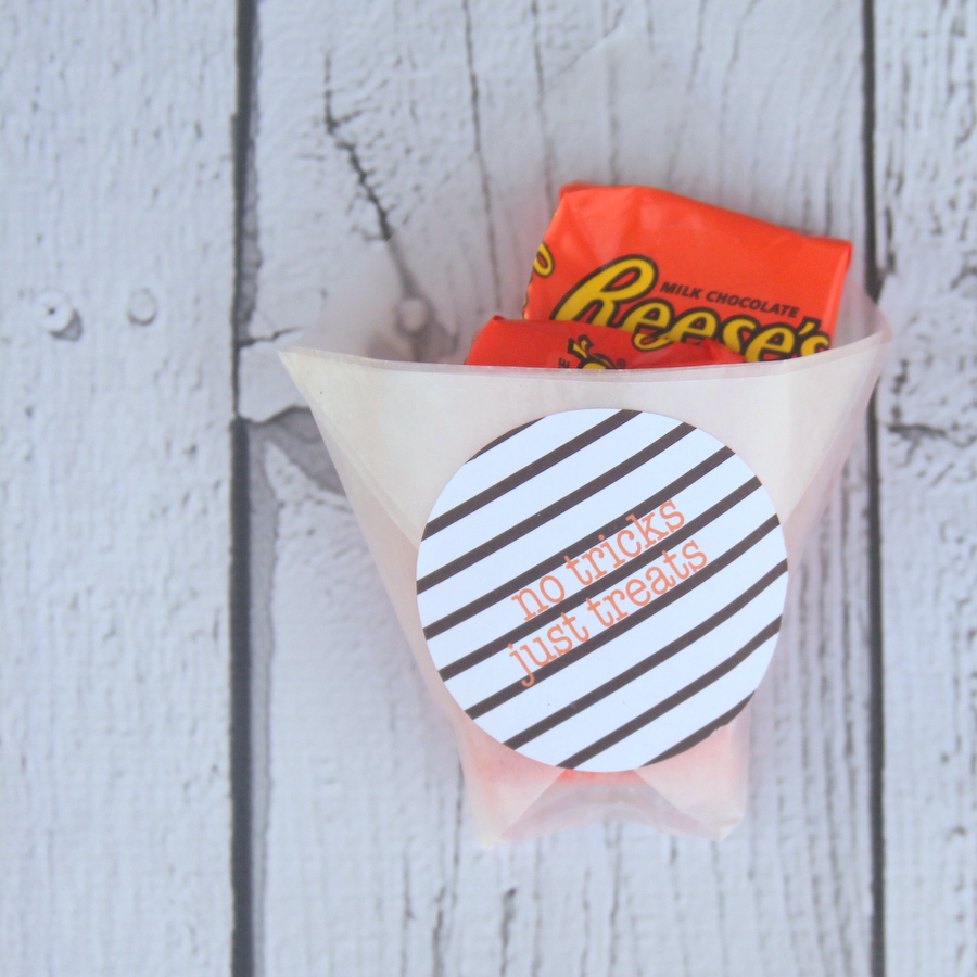 Free Printable Halloween Treat Labels - Eighteen25