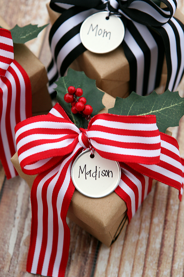 Christmas Gift Wrapping Ideas - Eighteen25