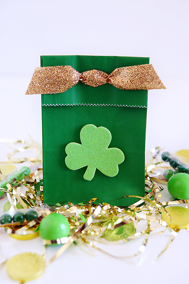 St. Patrick's Day Treat Bags - Hoosier Homemade