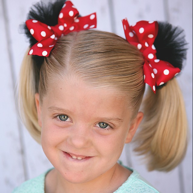 Curly Hairstyle of the Week: Minnie Mouse Bow Tutorial | Weather Anchor Mama
