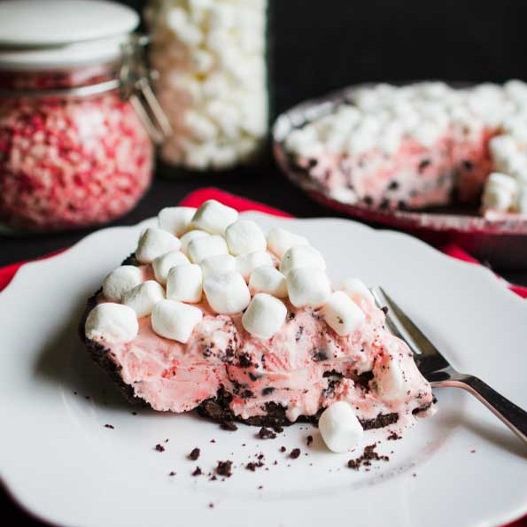 Chocolate Peppermint Marshmallow Pie - Eighteen25