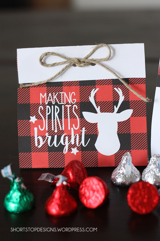 Buffalo Check Treat Bags For Christmas. Free printable Christmas bags. Love them!! 