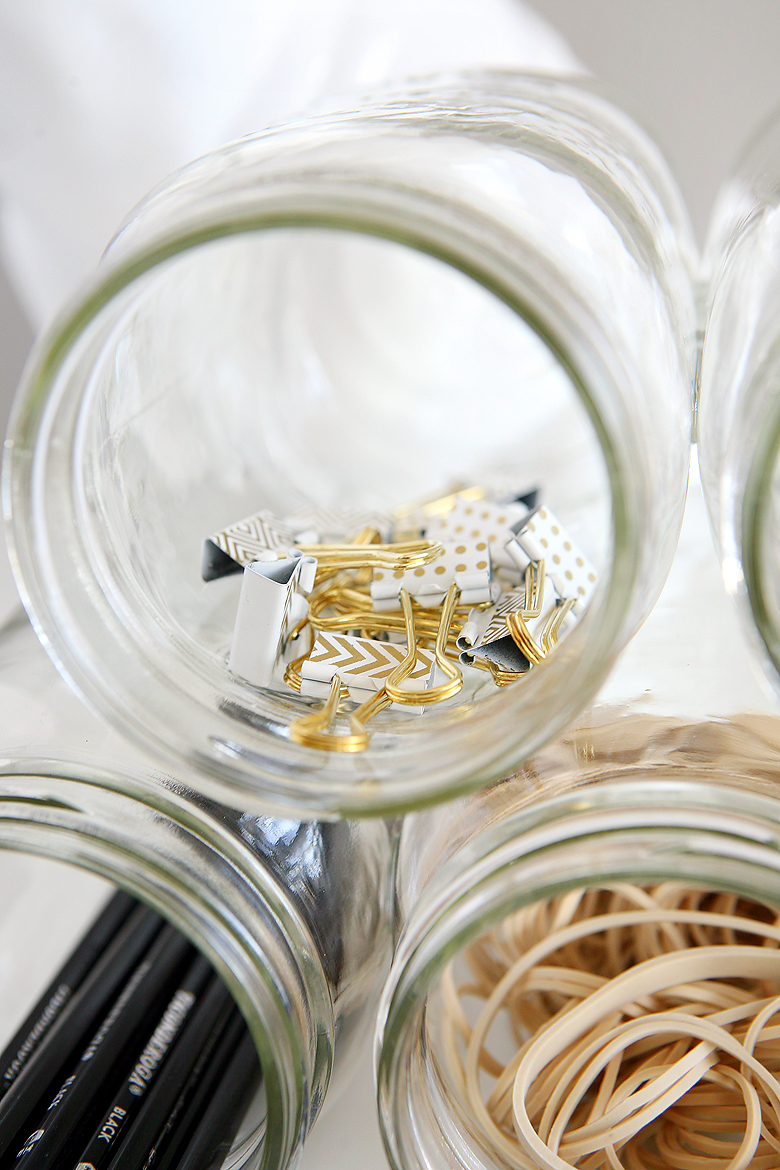 18 Effective Ways To Organize With Mason Jars