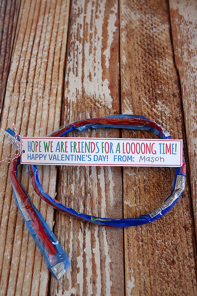 Hope we are friends for a looong time! Valentines for kids using fun super ropes licorice. 