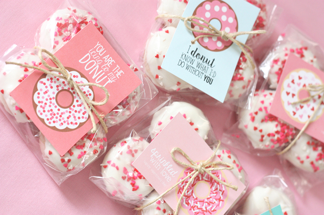 Valentine Donut Printables. So sweet... makes a fun Valentine's Day Surprise! 