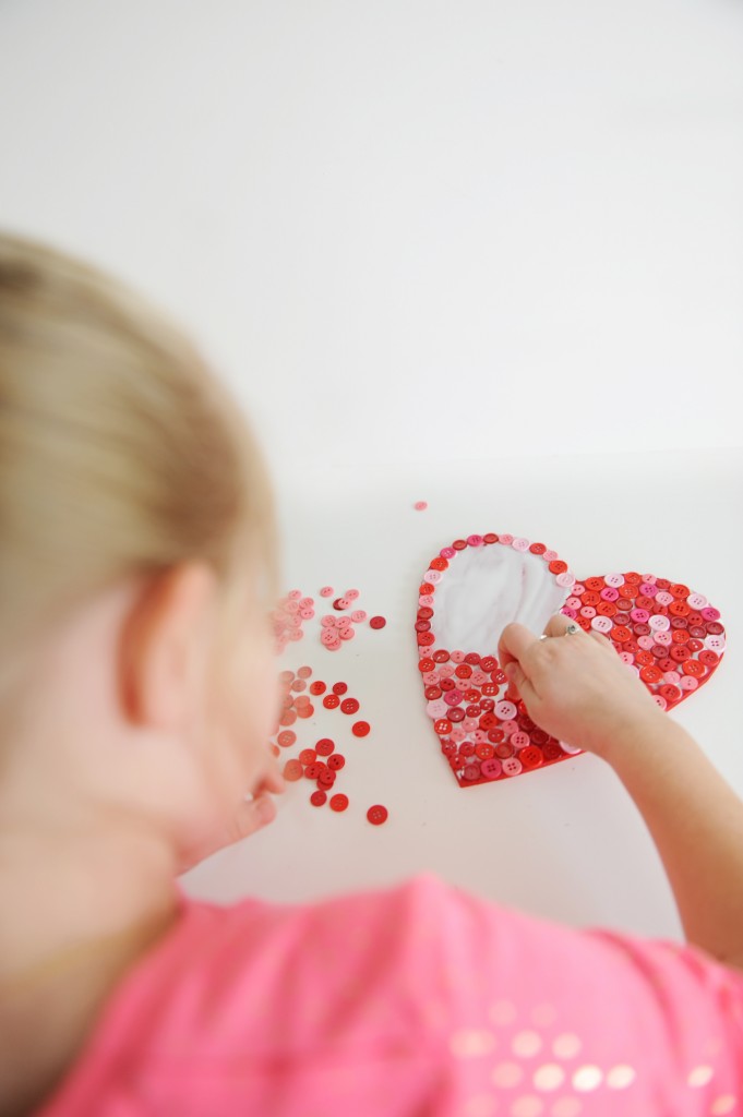 Valentine's Day Button Heart | Valentine's Day Craft Ideas