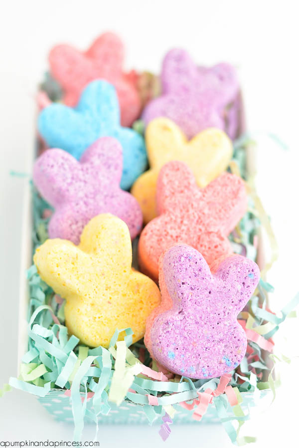 Fun Easter Bunny Ideas | Easter crafts, treats, printables and dinner ideas. 
