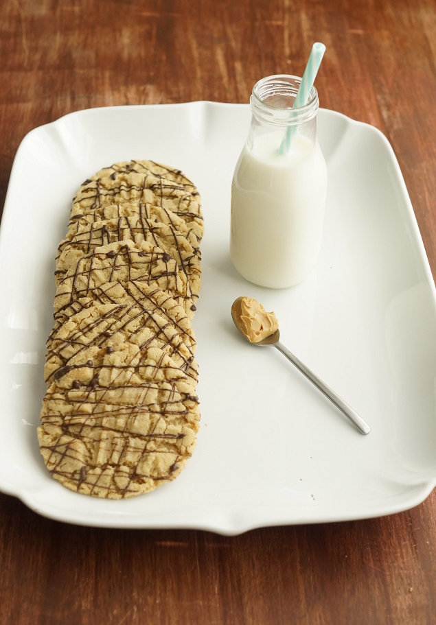 Easy Peanut Butter Cookies | My favorite cookies that look great and taste great!! 