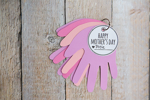 Let Me Give You A Hand Mom | Mothers Day Crafts