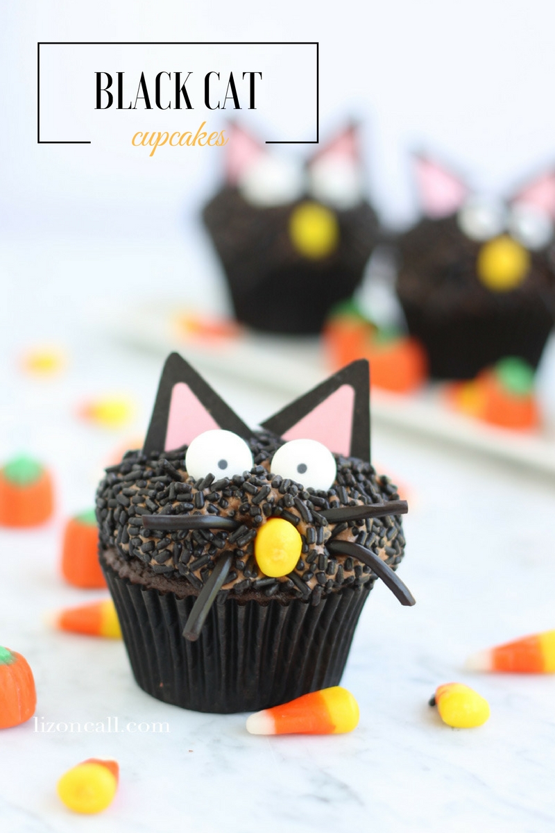 Black Cat Halloween Cupcakes | Halloween Treats