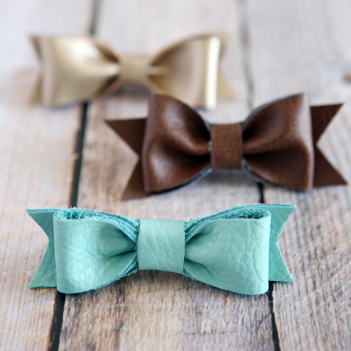 Download DIY Leather Hair Bows - Eighteen25