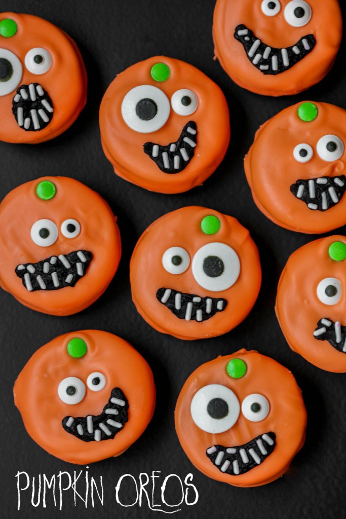 Pumpkin Oreos | Halloween Treat Ideas