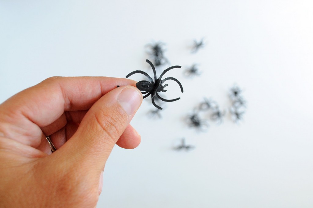 Spooky Spider Halloween Candles | DIY Halloween Decorations