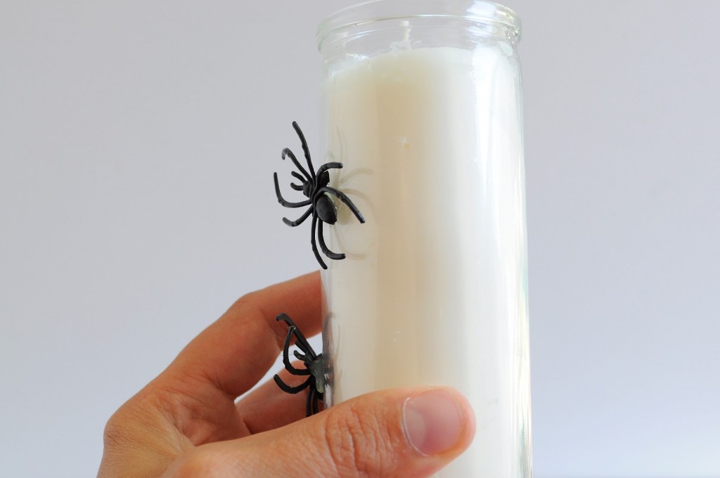 Spooky Spider Halloween Candles | DIY Halloween Decorations