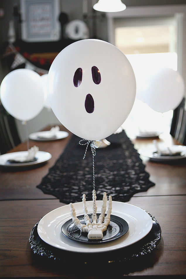 Balloon Ghost Table Setting | Halloween Ideas