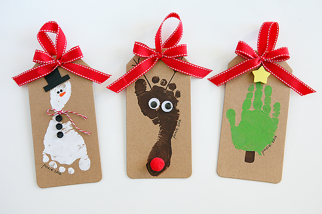 The cutest Reindeer, Snowman and Christmas Tree Ornamnets that the kids can make. | Footprint Christmas Ornaments
