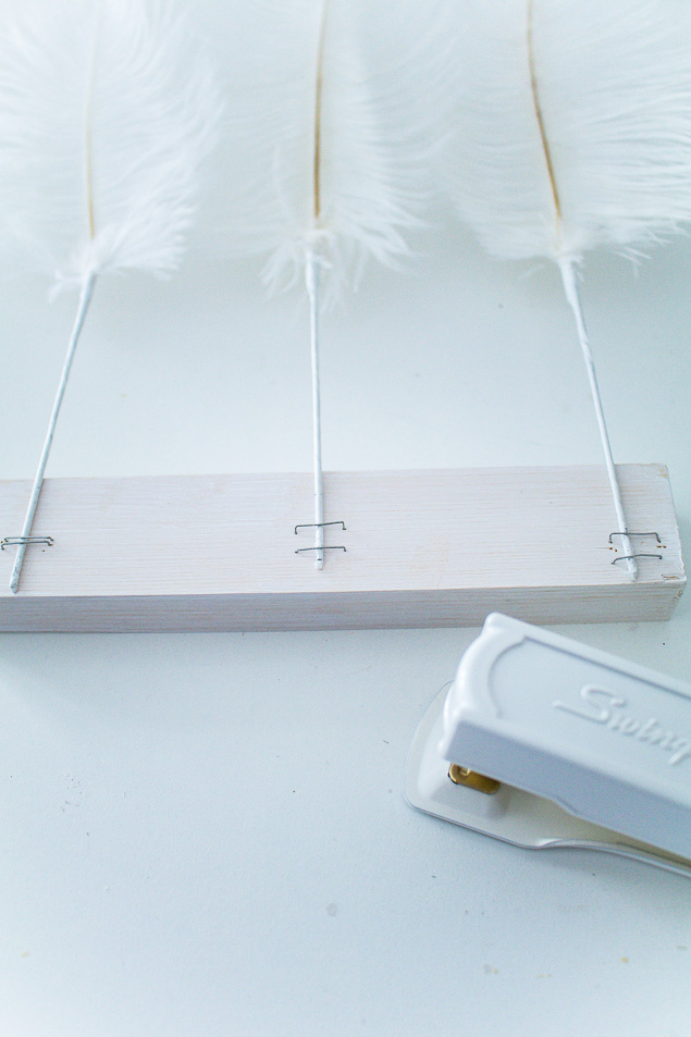 Feather Hanging Craft | DIY Home Decor Ideas