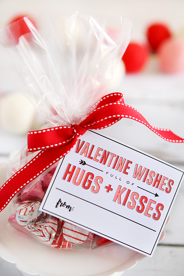 valentine-wishes-full-of-hugs-kisses-eighteen25