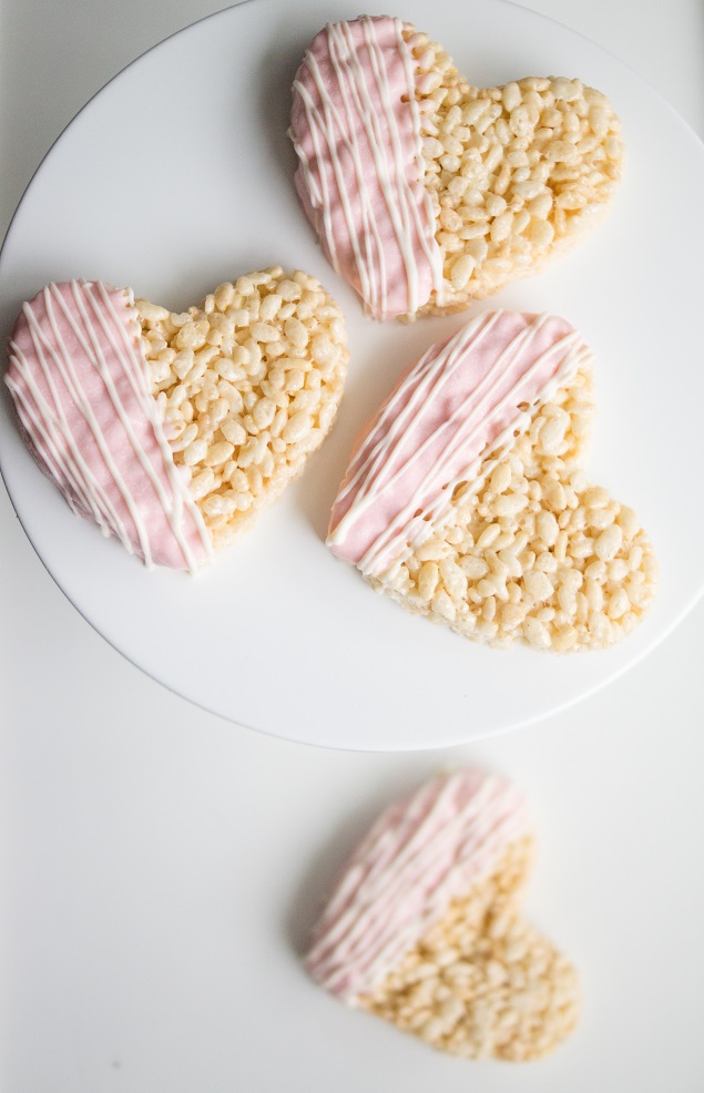 Chocolate Dipped Heart Rice Krispies Treats - Eighteen25