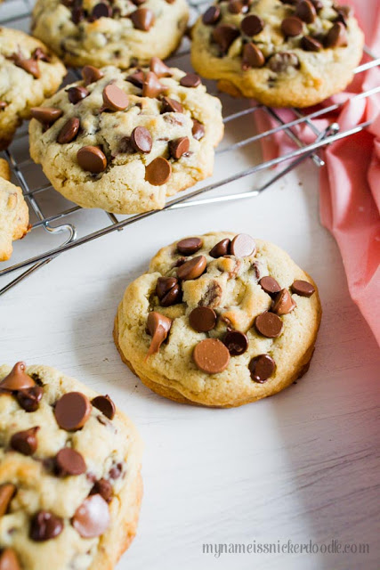  Big and Chewy Chocolate Chip Cookies