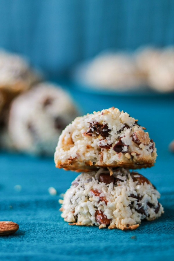 Almond Joy Cookies via Yummalicious