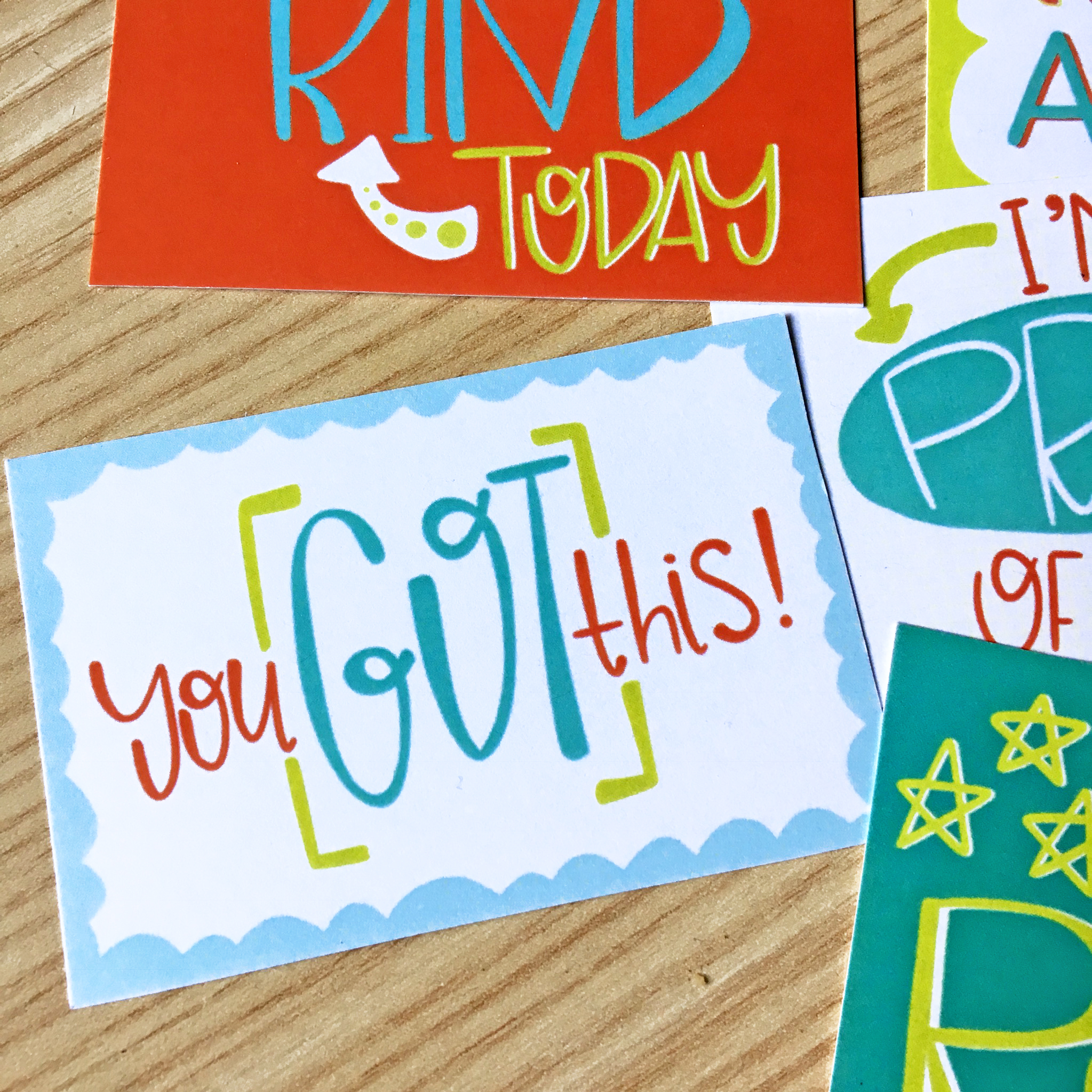 Free Printable Lunch Box Notes | These lunchbox notes have encouraging messages on them in bright happy colors! 
