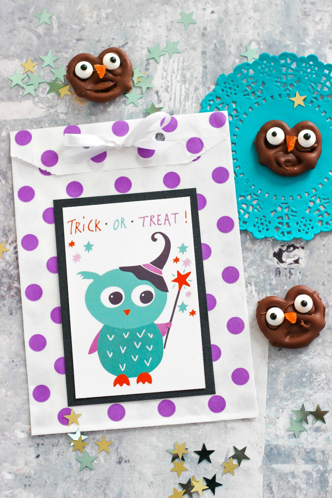 Chocolate Covered Owl Pretzels with Halloween Printables