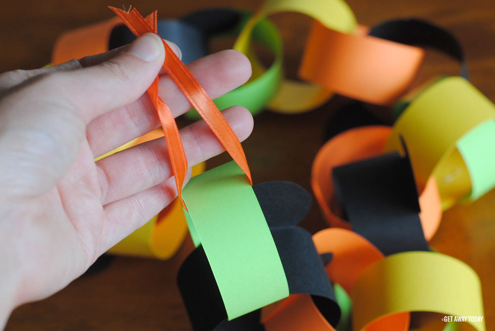 Halloween Paper Chain Countdown - Mickey Mouse Countdown