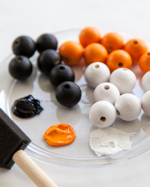 Cutest DIY Halloween Wood Bead Garland