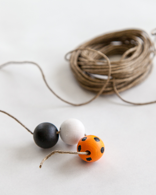 Cutest DIY Halloween Wood Bead Garland