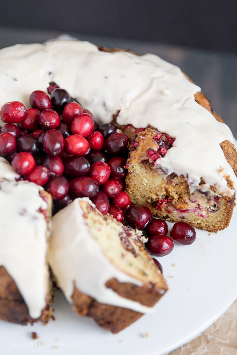 Planning the Perfect Christmas Brunch | Cranberry Coffee Cake from Yellow Bliss Road