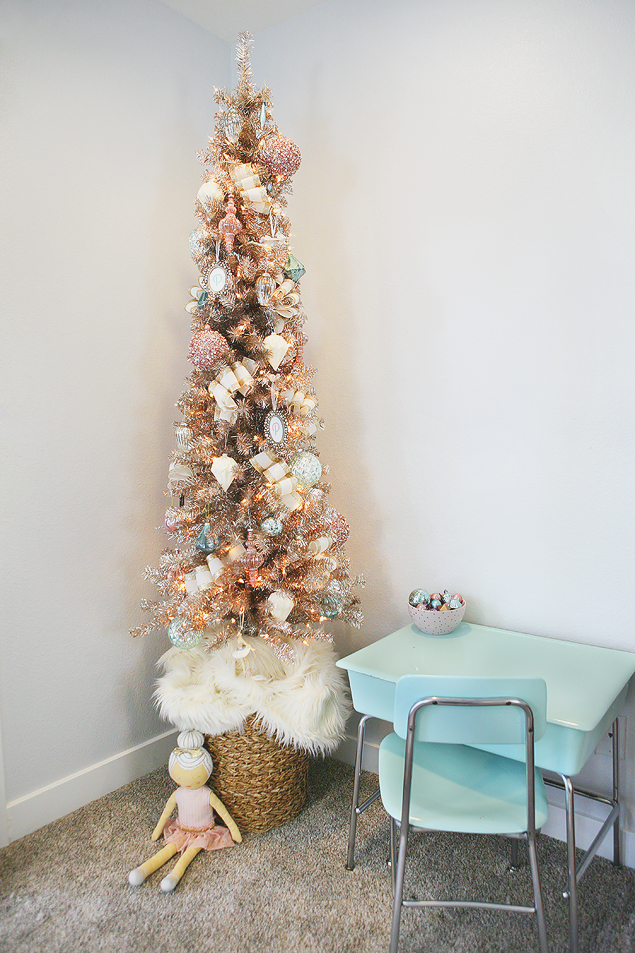 Charming Vintage Christmas Tree - Little Girls Christmas Tree Decorations