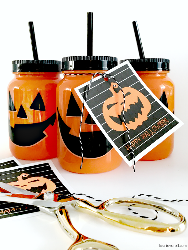 Jack-O-Lantern Halloween Gift Tags | Attach them to a small gift or treat for Halloween!