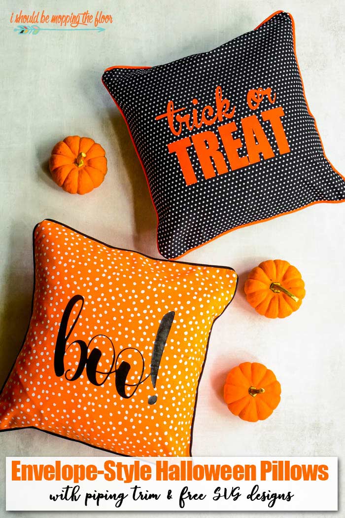 Envelope Style Halloween Pillows | How to make Halloween pillow with piping trim and includes the free SVG designs! 