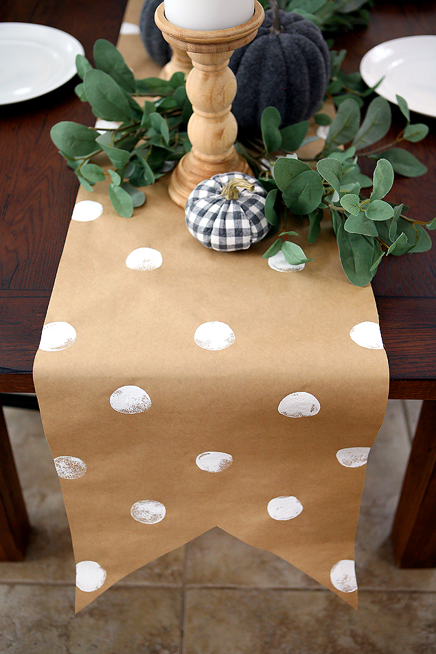 a pinterest christmas: kraft paper table runner. – emerald city diaries