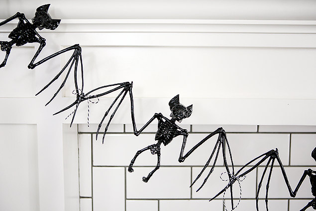 DIY Skeleton Bat Halloween Banner