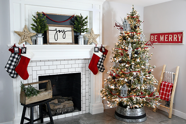 Farmhouse Christmas Tree with Cool Galvanized Tree Collar | Eighteen25