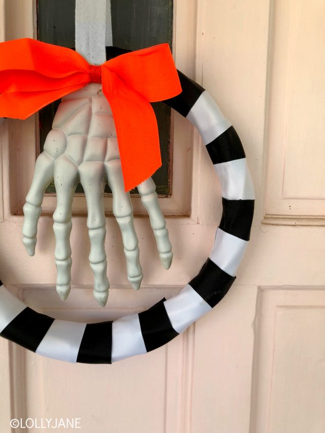 DIY Halloween Wreath You Can Make In About An Hour! 