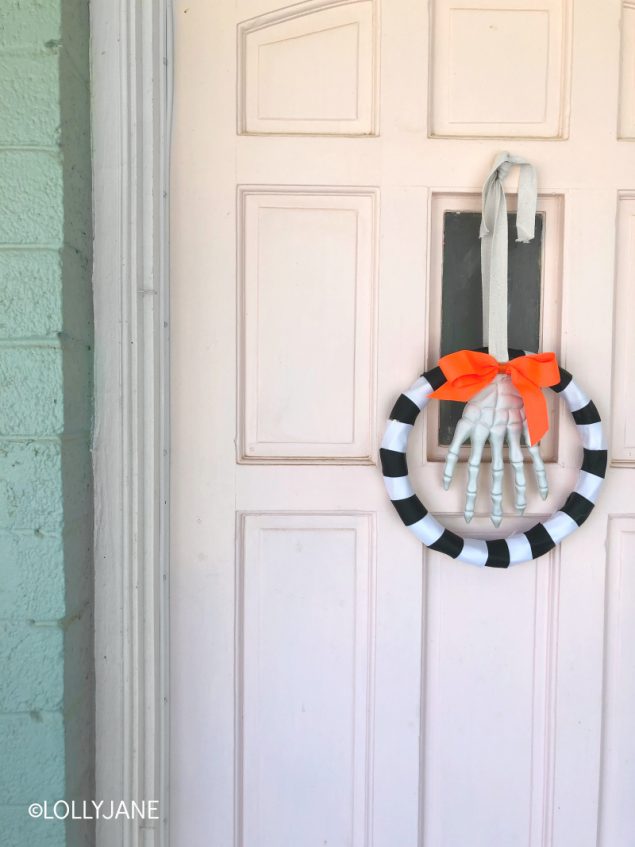 Super Cute Halloween Wreath to Make!