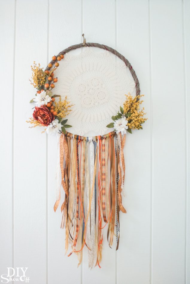 Hula Hoop Dreamcatcher Wreath | DIY Show Off﻿