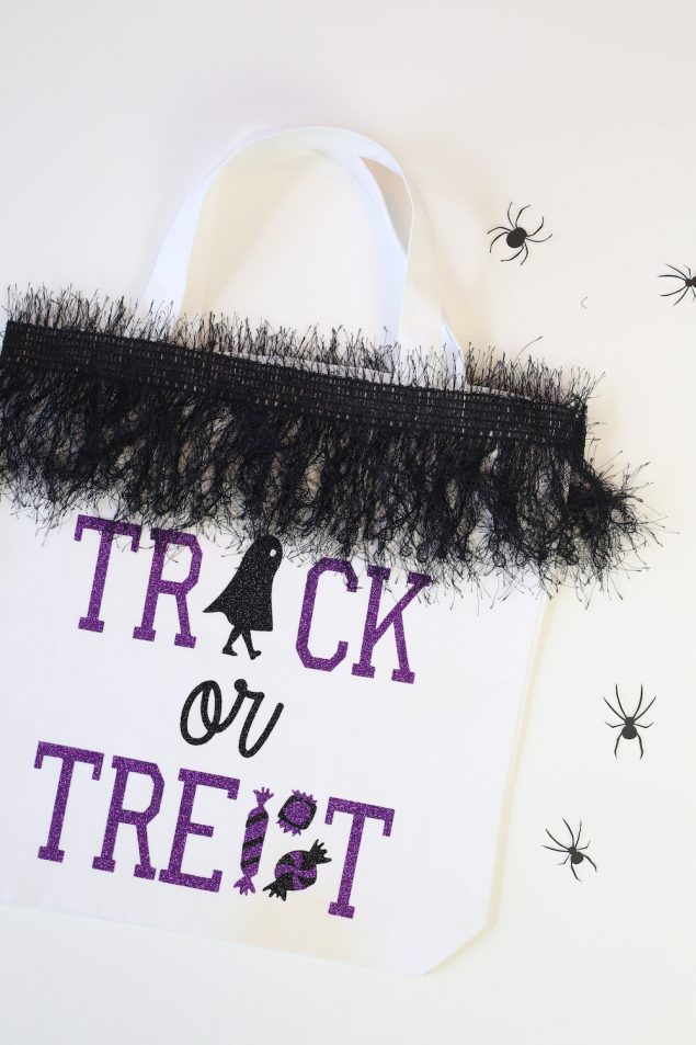 Make A Trick-Or-Treat Halloween Bag in minutes!