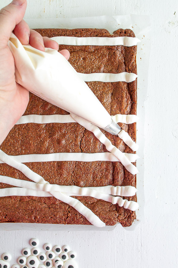 Making easy mummy brownies