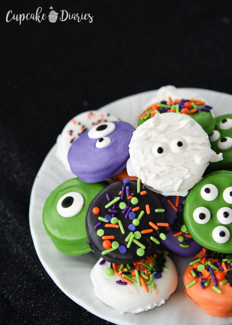 Super Cute Dipped Oreos For Halloween